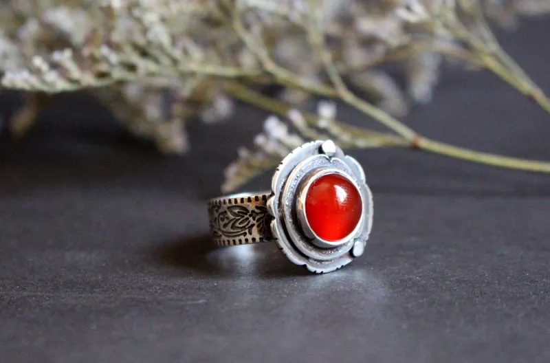 Autumn eglantine, flower and fruit ring in silver and carnelian
