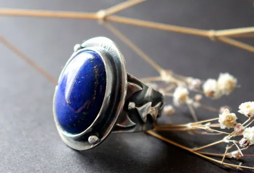 Autumn equinox, moon leaf ring in silver and lapis lazuli