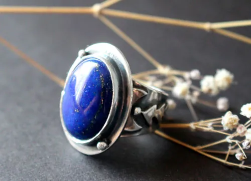 Autumn equinox, moon leaf ring in silver and lapis lazuli