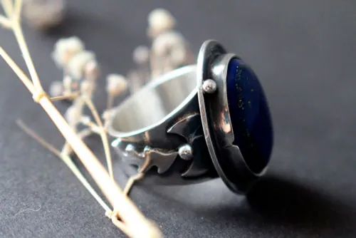 Autumn equinox, moon leaf ring in silver and lapis lazuli
