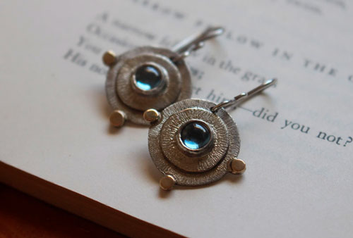 Azure sun, escape earrings in silver, gold and blue zircon