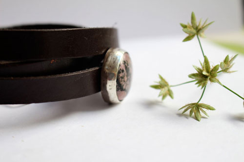 Almut, Nobility bracelet in sterling silver, leather and rhodonite