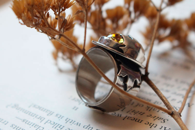 Amber leaf, maple leaf ring in silver and amber