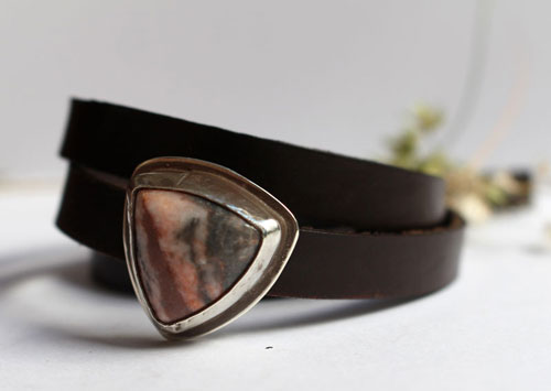 Answald, bracelet in sterling silver, leather and rhodonite