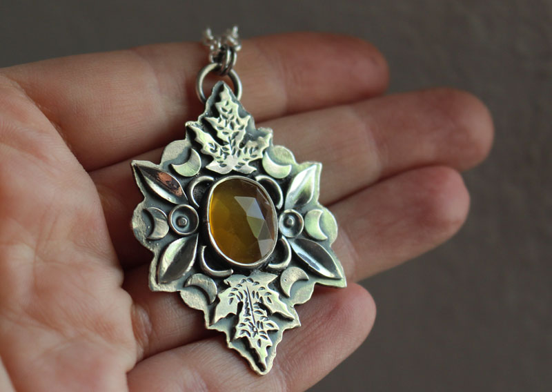 Autumn cradle, leaves necklace in sterling silver and yellow chalcedony