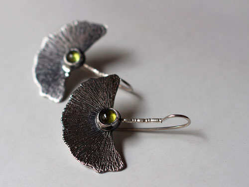 Biloba, ginkgo leaf earrings in silver and peridot
