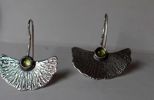 Biloba, ginkgo leaf earrings in silver and peridot