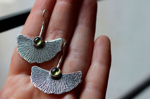 Biloba, ginkgo leaf earrings in silver and peridot