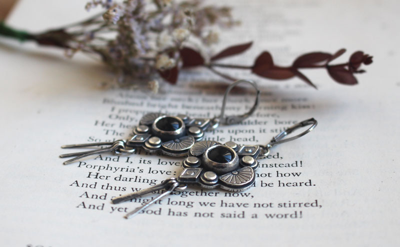 Black hana, japanese flower earrings in silver and black onyx