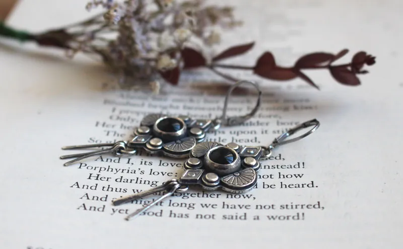 Black hana, japanese flower earrings in silver and black onyx