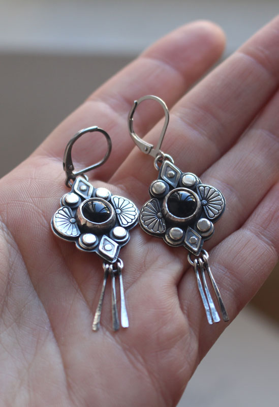 Black hana, japanese flower earrings in silver and black onyx
