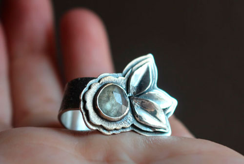 Blooming under the universe, flower and petals ring in silver and transparent sapphire