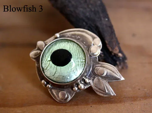 Blowfish, fugu fish ring in silver and glass