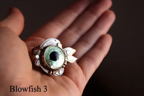 Blowfish, fugu fish ring in silver and glass