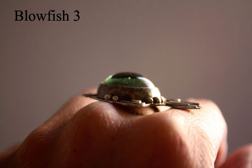 Blowfish, fugu fish ring in silver and glass