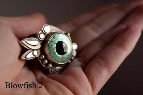 Blowfish, fugu fish ring in silver and glass