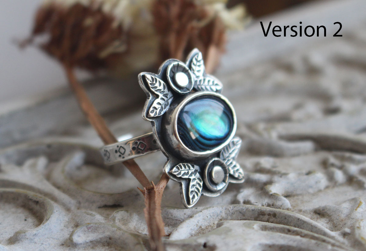 Blue from the sea, flower and shell ring in silver and paua