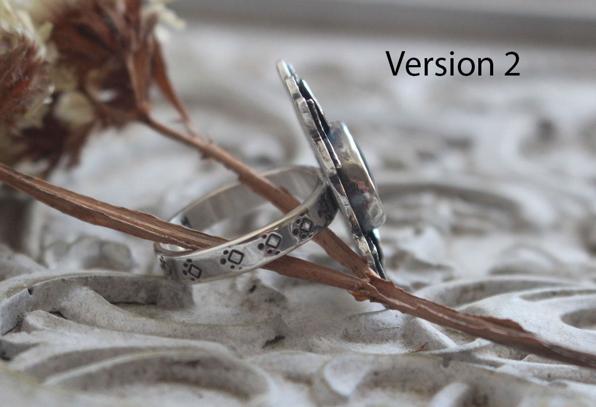 Blue from the sea, flower and shell ring in silver and paua