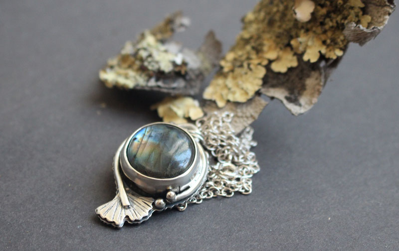 Blue ginkgo 2, sky leaf necklace in silver and labradorite