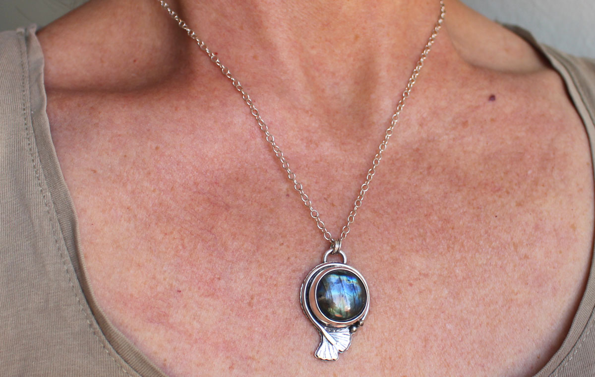 Blue ginkgo 2, sky leaf necklace in silver and labradorite