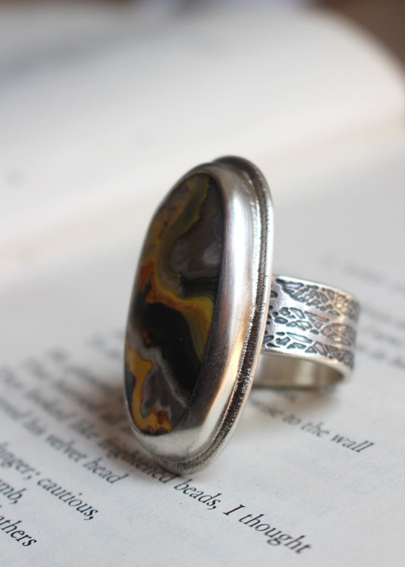 Breath of the earth, mother-earth ring in silver and bumblebee jasper