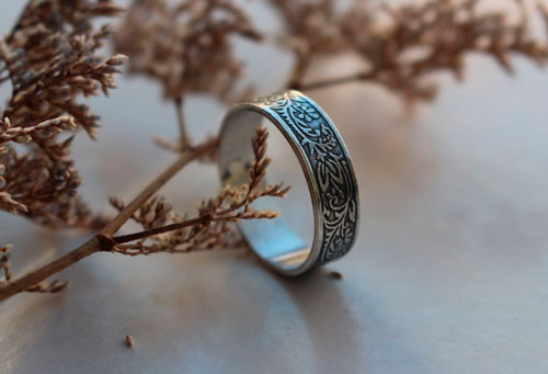 Briar rose, romantic flowers and leaves ring in silver