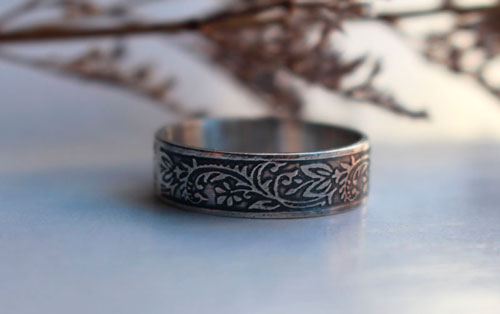 Briar rose, romantic flowers and leaves ring in silver