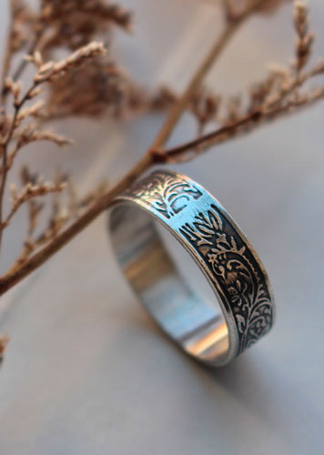 Briar rose, romantic flowers and leaves ring in silver