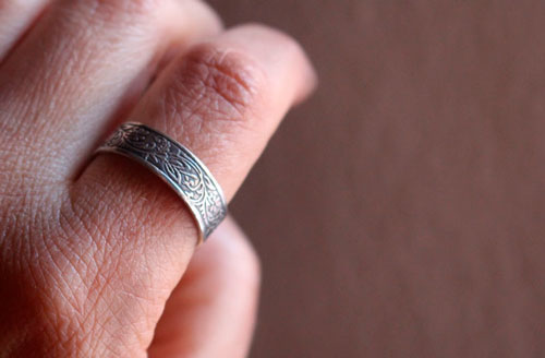 Briar rose, romantic flowers and leaves ring in silver