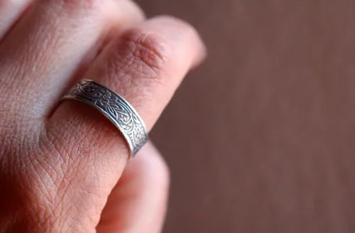 Briar rose, romantic flowers and leaves ring in silver