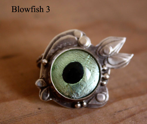 Blowfish, fugu fish ring in silver and glass