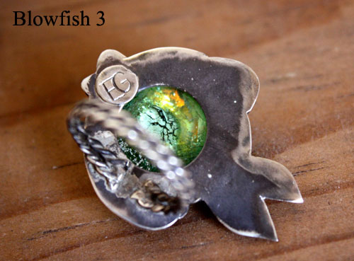 Blowfish, fugu fish ring in silver and glass