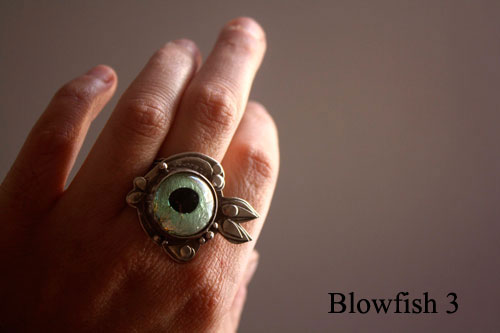 Blowfish, fugu fish ring in silver and glass