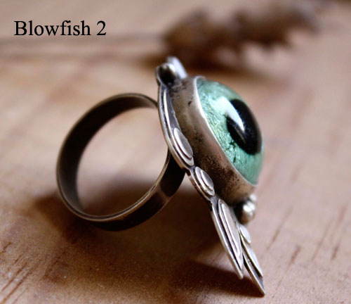 Blowfish, fugu fish ring in silver and glass