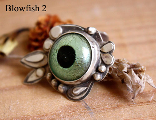Blowfish, fugu fish ring in silver and glass