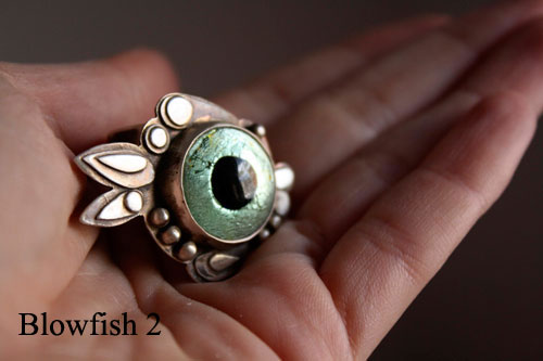Blowfish, fugu fish ring in silver and glass