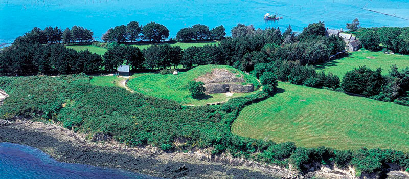 Cairn of Gavrinis, Neolithic engraved stone with spirals necklace in silver