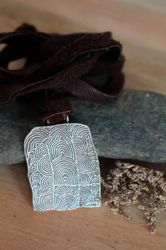 Cairn of Gavrinis, Neolithic engraved stone with spirals necklace in silver