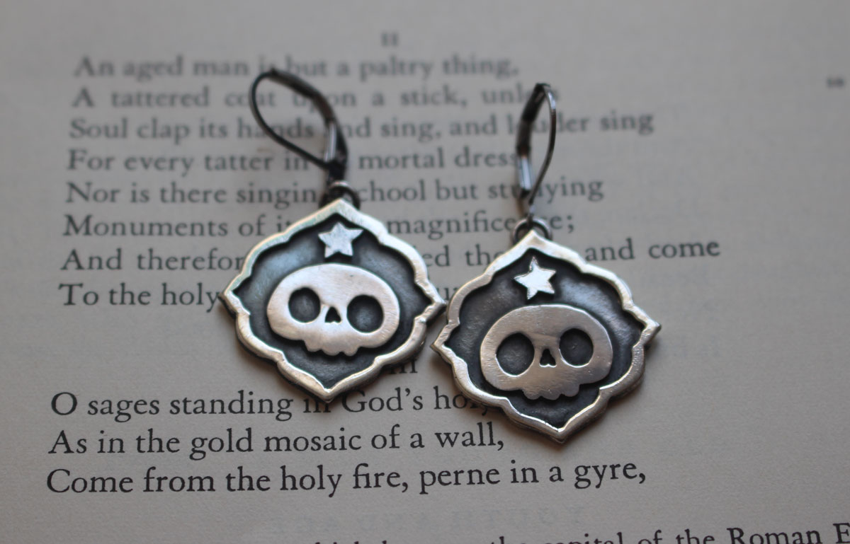 Calaverita, Mexican traditional skull and star earrings in silver
