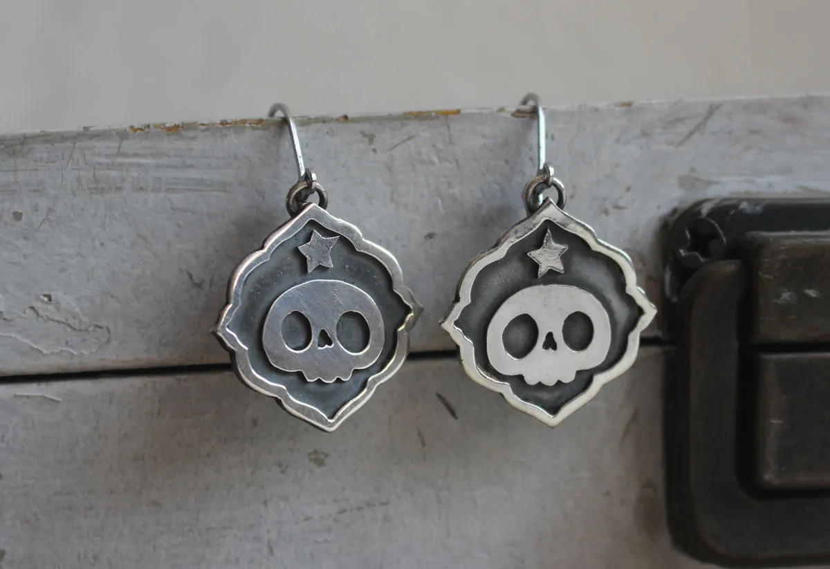Calaverita, Mexican traditional skull and star earrings in silver