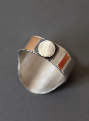 Cassius, medieval shield signet ring in silver