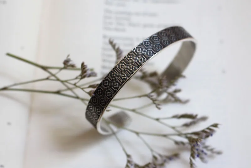 Chestnut flower, traditional japanese pattern bracelet in silver