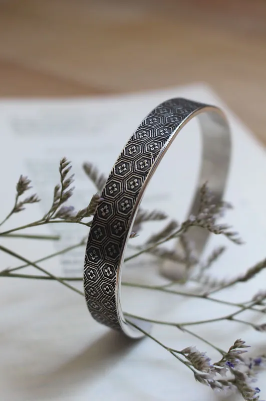 Chestnut flower, traditional japanese pattern bracelet in silver
