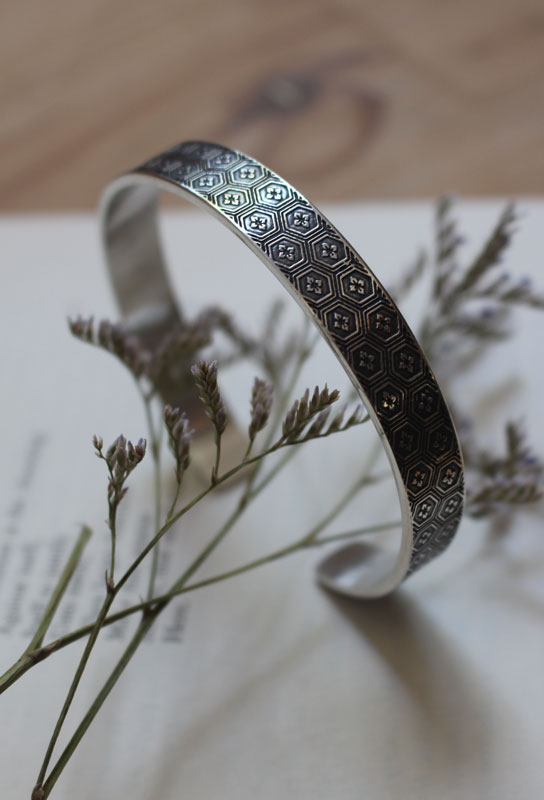 Chestnut flower, traditional japanese pattern bracelet in silver