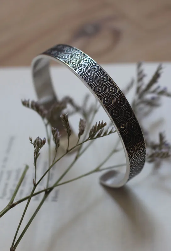 Chestnut flower, traditional japanese pattern bracelet in silver