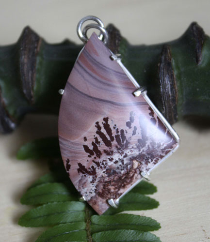 Chiricahua, Native American tribe pendant in silver and Apache rhyolite