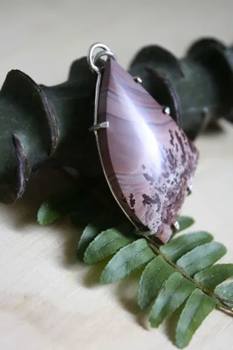 Chiricahua, Native American tribe pendant in silver and Apache rhyolite