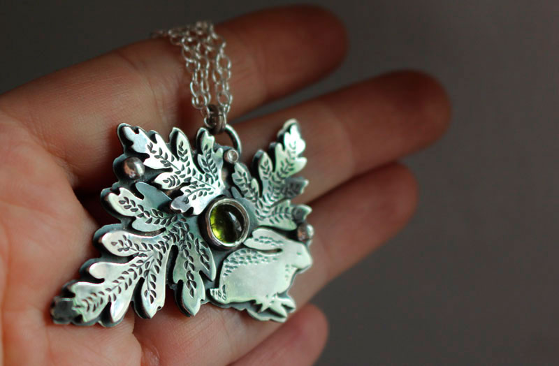 Choice, rabbit in the ferns necklace in silver and peridot
