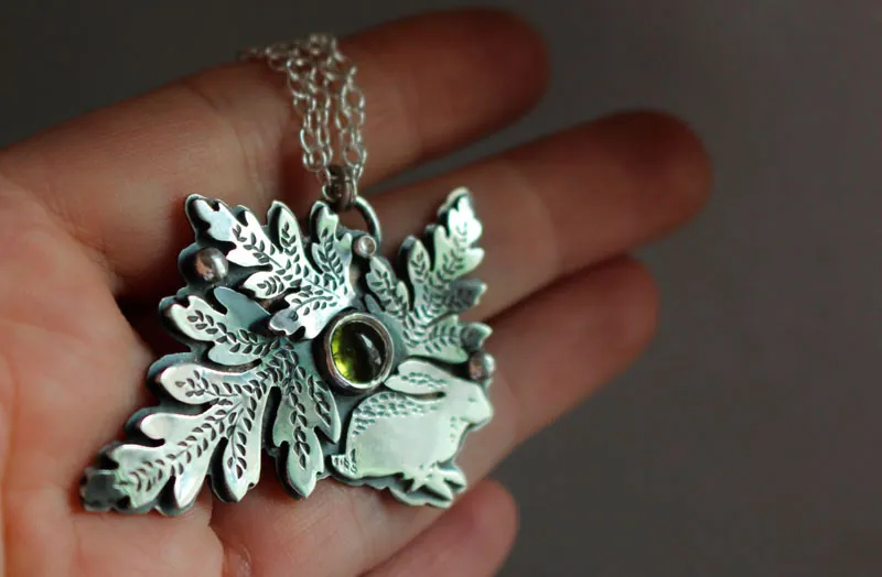 Choice, rabbit in the ferns necklace in silver and peridot