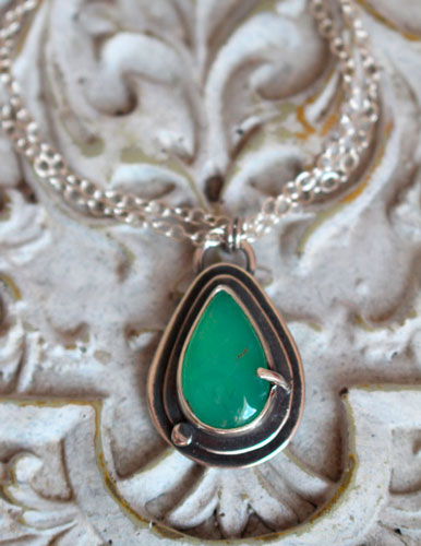 Chrysoprase drop, romantic necklace in silver and chrysoprase